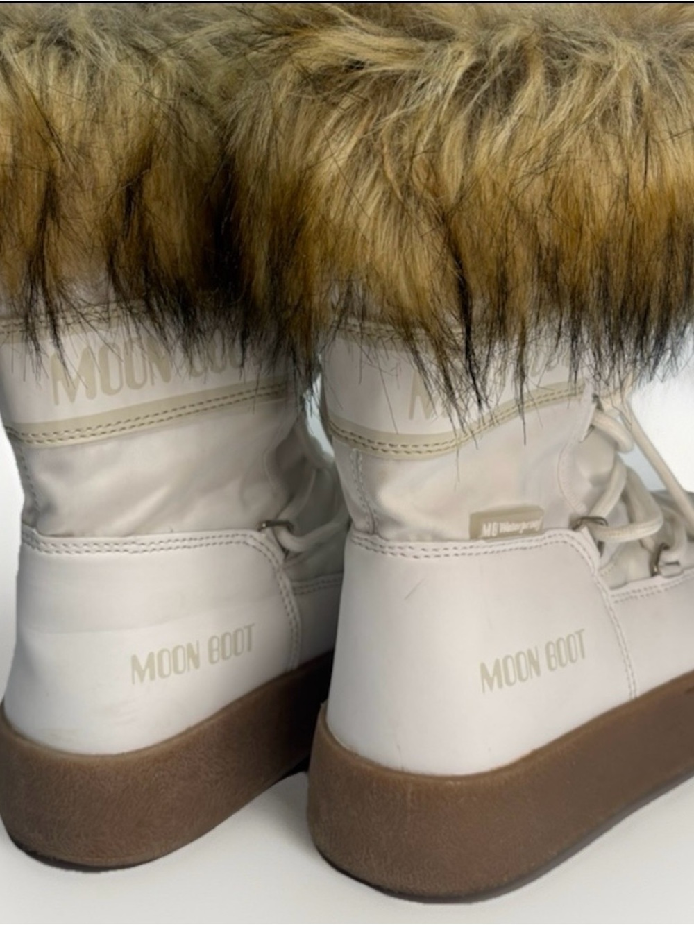 ✨ Moon Boot Faux Fur Winter Boots – Cream/White | Gently Used | US Size 1 ✨ - Picture 3 of 7
